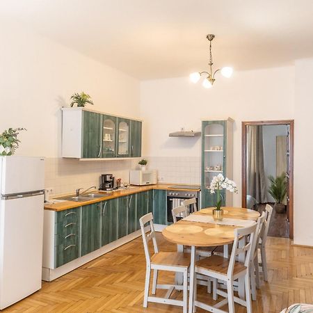 Riverside Balcony Apartment With View To Danube Budapest Exterior foto
