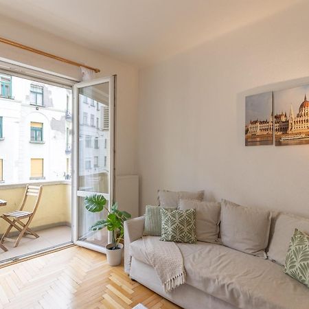 Riverside Balcony Apartment With View To Danube Budapest Exterior foto