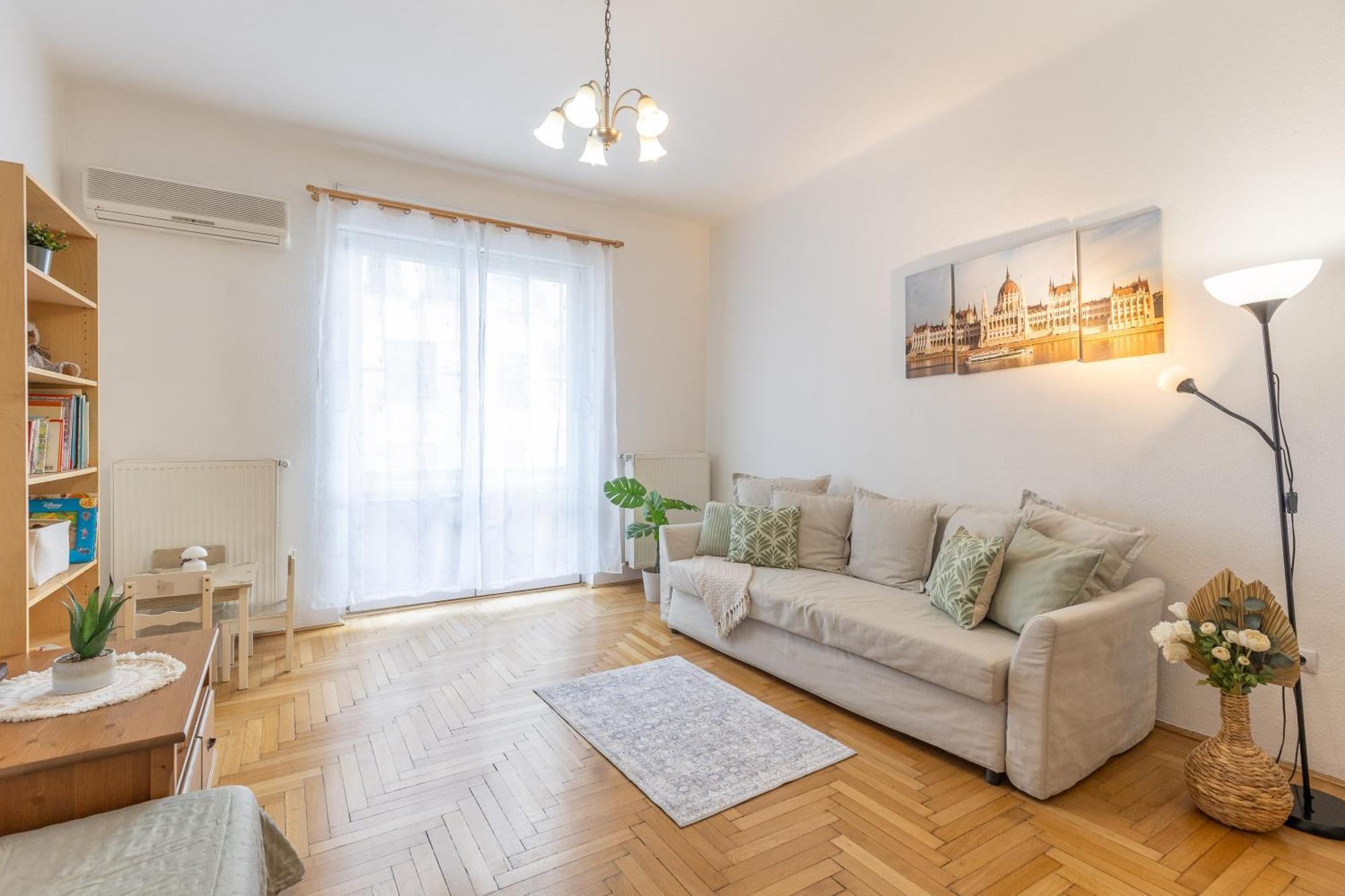 Riverside Balcony Apartment With View To Danube Budapest Exterior foto